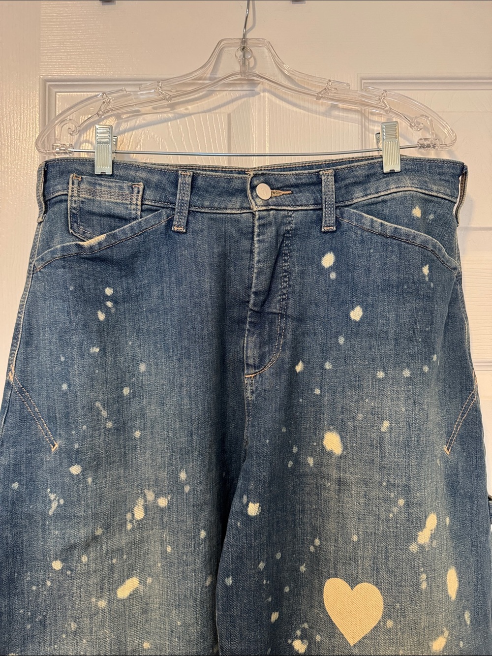 Pilcro Kayden Barrel Carpenter Paint-Splatter Heart Patch Wide-Leg Jeans Size 29 - Picture 2 of 8